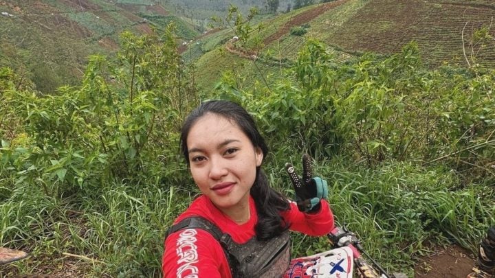 Berkenalan Cindi Murfs, Lady Bikers Honda Community Pebalap Grasstrack dan Enduro dari Usia 15&nbsp;Tahun