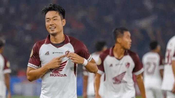 Kenzo Nambu Kembali Berisyarat Bertahan di PSM Makassar