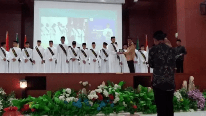 Ponpes Villa Tahfizh Himmatul Qur’an Malino Wisuda 57 Santri Angkatan III