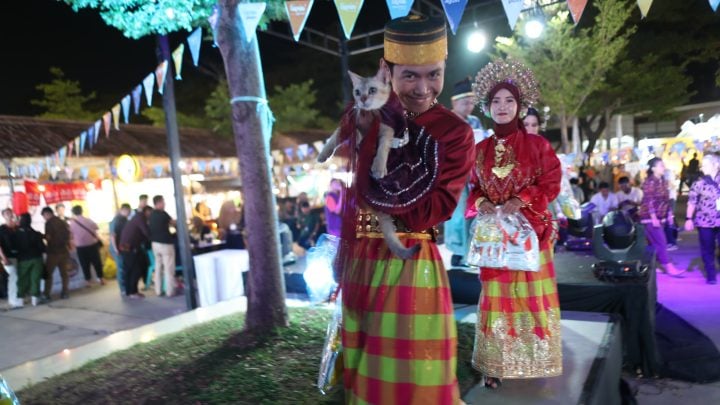 Lucunya! Kucing Ikut Fashion Show di Event F8 Makassar&nbsp;2024