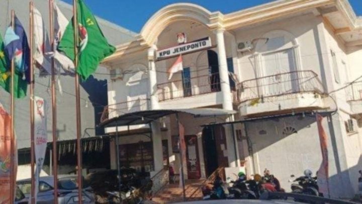 Pendaftaran Paslon, Kantor KPU di Jalan Poros, Arus Lalu Lintas Berpotensi Lumpuh&nbsp;Total