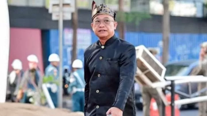 Upacara HUT RI ke-79, Dirut PDAM Makassar Beni Iskandar Kenakan Pakaian Adat&nbsp;Bugis-Makassar